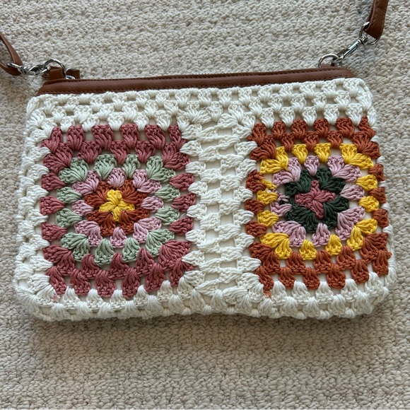EARTHBOUND Crochet Square Clutch Crossbody Bag - Picture 3 of 10